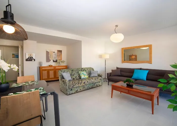 Esmeralda-4 By Interhome